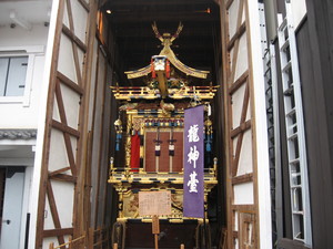 高山祭の朝