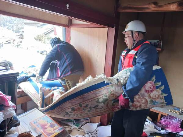 能登半島地震支援活動3月7日解体取り出しを手作業で