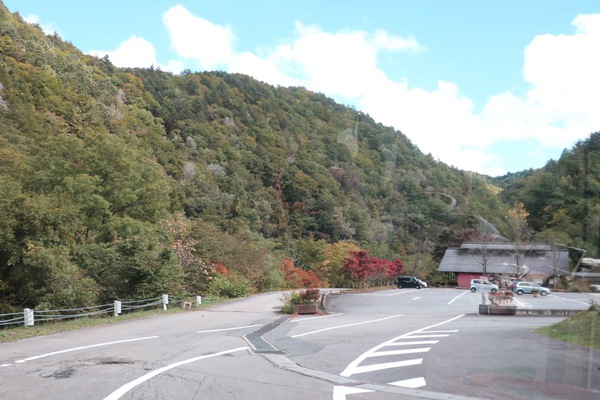 せせらぎ街道紅葉情報③