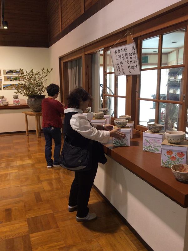 心のふるさと茶碗展、開催中。