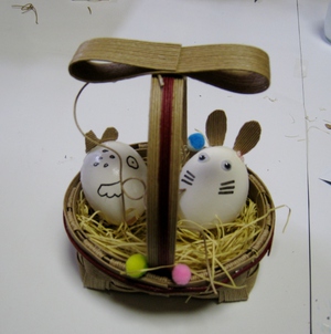 寺子屋かんかこかん「クラフトテープと卵の殻で小物作り」を開催しました