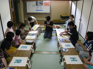 寺子屋かんかこかん　ザクザクステッチのイニシャルトートを行いました