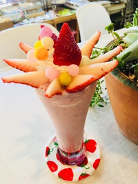 イチゴバナナスムージーだよ〜 2019/04/17 09:52:34