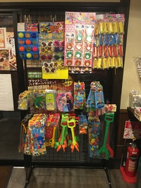 駄菓子&おもちゃが入荷！扇屋高山店へ！懐かしいよ 2018/06/13 23:46:24