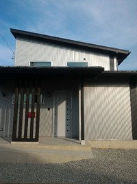 今日はストーブ設置のお話を。